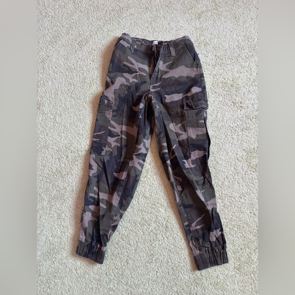Rue 21 camouflage cargo pants, 4 pockets